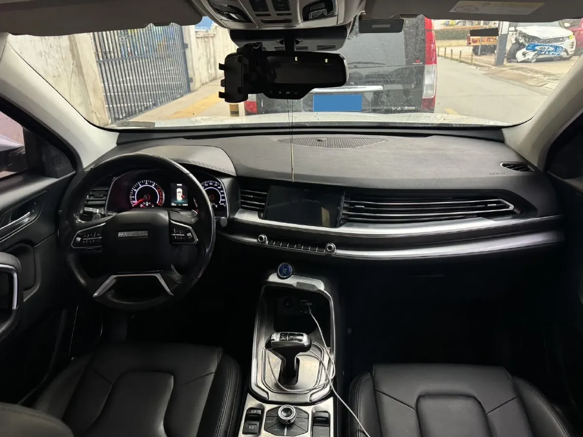 2017 Haval H6 2.0T 197HP L4 7DCT,autocango,china used car exporter,china ev exporter,chinese used car exporter,chinese used ev exporter