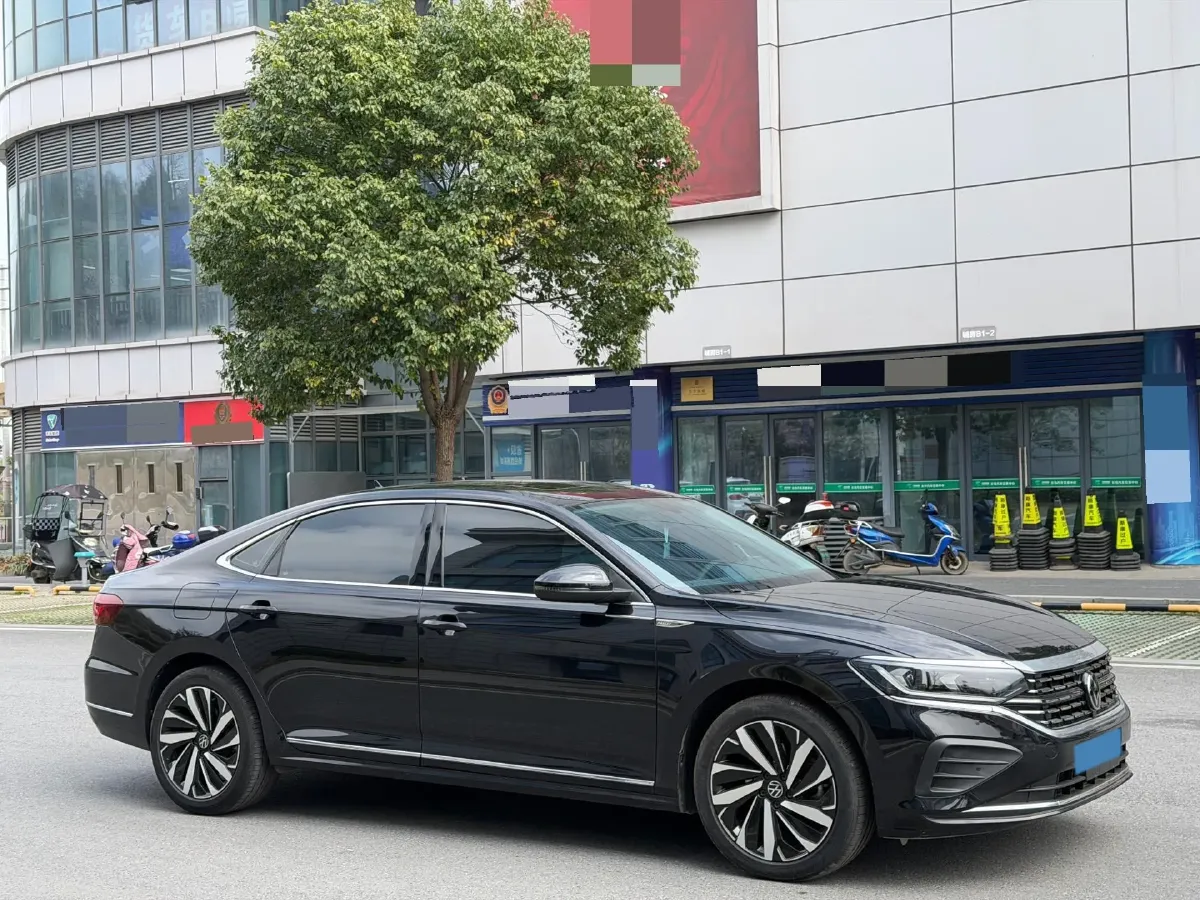 2024 Volkswagen Passat 2.0T 186HP L4 7DCT,autocango,china used car exporter,china ev exporter,chinese used car exporter,chinese used ev exporter