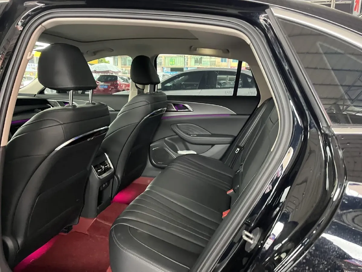 2023 HongQi H5 2.0T 224HP L4 8AT,autocango,china used car exporter,china ev exporter,chinese used car exporter,chinese used ev exporter