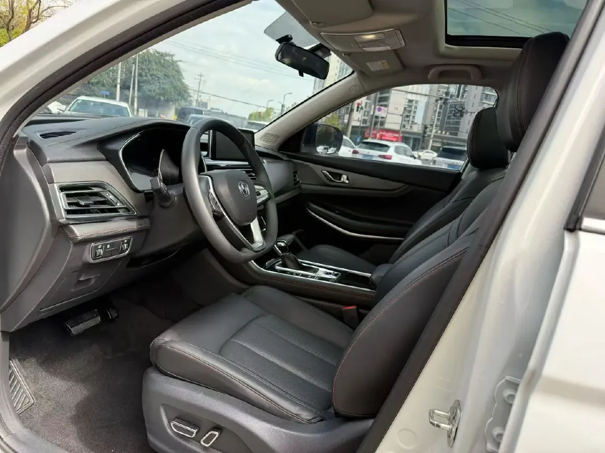 2021 ChangAn CS75 1.5T 178HP L4 7DCT,autocango,china used car exporter,china ev exporter,chinese used car exporter,chinese used ev exporter