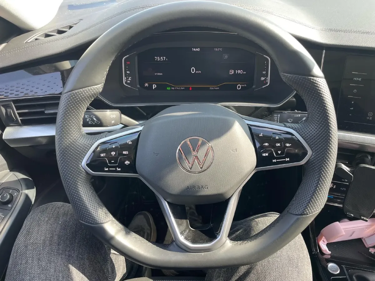 2024 Volkswagen Passat 2.0T 220HP L4 7DCT,autocango,china used car exporter,china ev exporter,chinese used car exporter,chinese used ev exporter