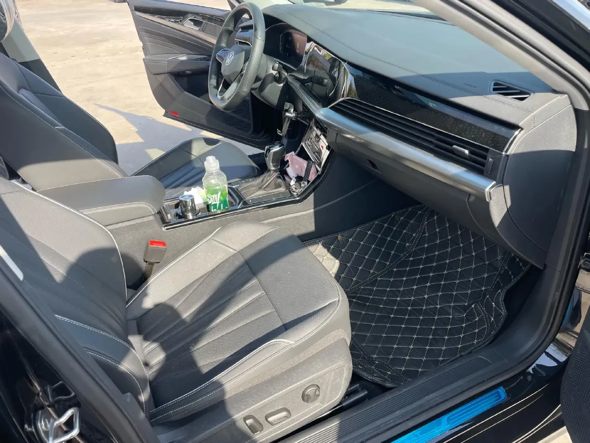 2024 Volkswagen Passat 2.0T 220HP L4 7DCT,autocango,china used car exporter,china ev exporter,chinese used car exporter,chinese used ev exporter