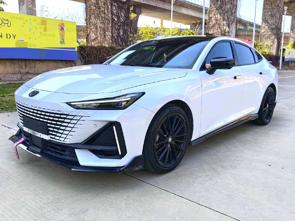 2022 ChangAn UNI-V 1.5T 188HP L4 7DCT,autocango,china used car exporter,china ev exporter,chinese used car exporter,chinese used ev exporter