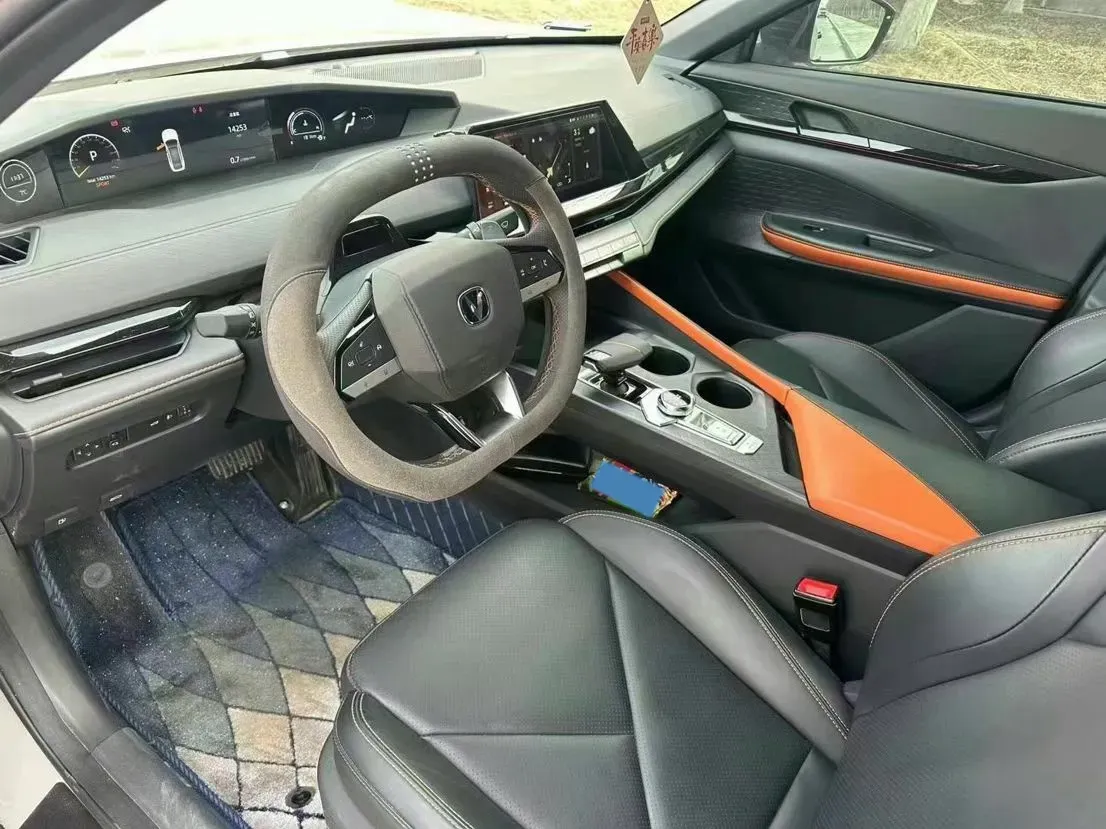 2022 ChangAn UNI-V 1.5T 188HP L4 7DCT,autocango,china used car exporter,china ev exporter,chinese used car exporter,chinese used ev exporter