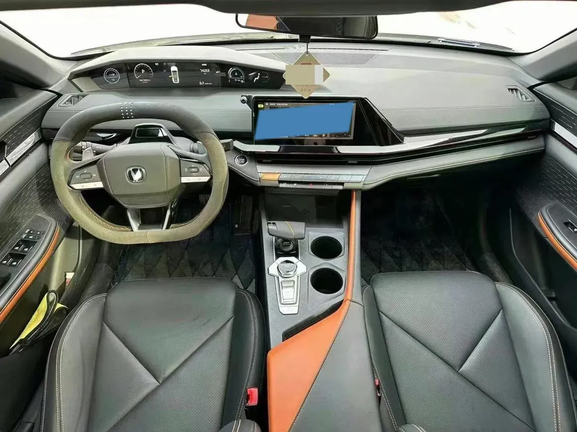 2022 ChangAn UNI-V 1.5T 188HP L4 7DCT,autocango,china used car exporter,china ev exporter,chinese used car exporter,chinese used ev exporter