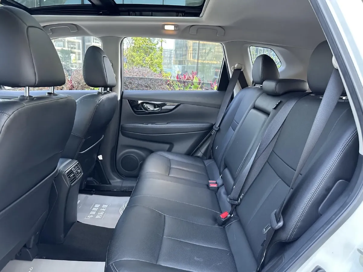 2022 Nissan X-Trail 2.0L 151HP L4 CVT,autocango,china used car exporter,china ev exporter,chinese used car exporter,chinese used ev exporter