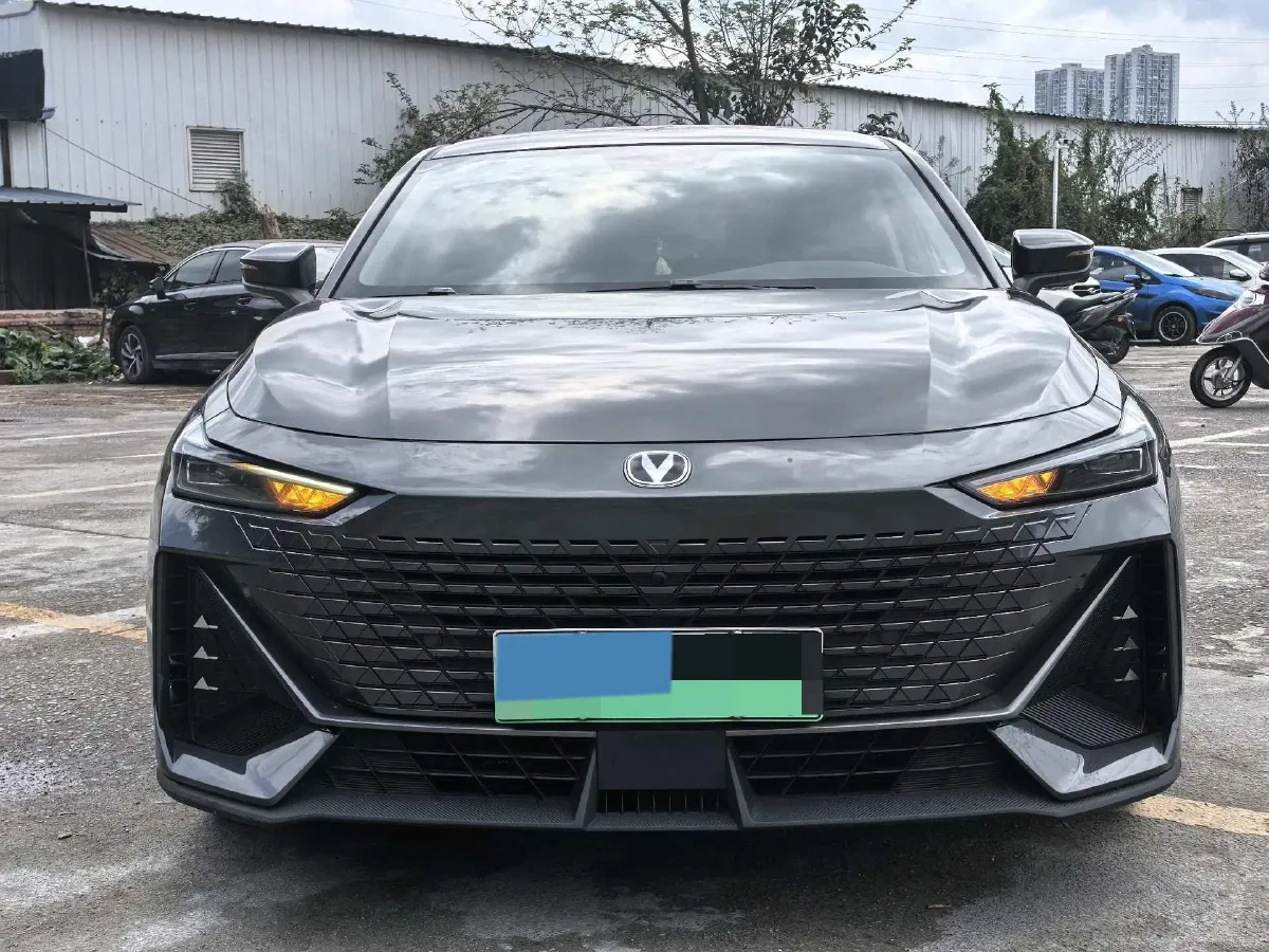 2023 ChangAn UNI-V iDD 1.5T 170HP L4 6TCT PHEV 18.4KWH,autocango,china used car exporter,china ev exporter,chinese used car exporter,chinese used ev exporter