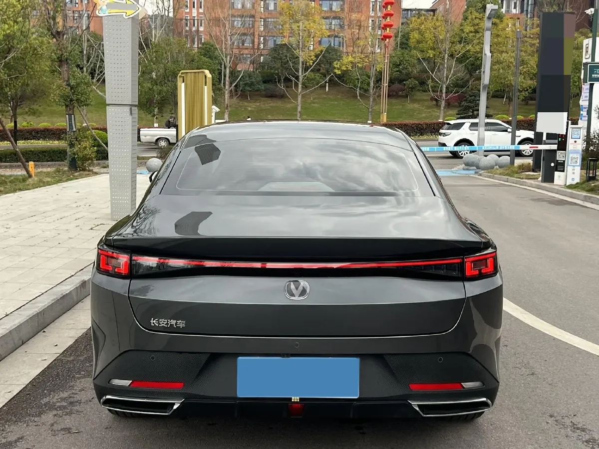 2025 ChangAn Eado 1.5T 192HP L4 7DCT,autocango,china used car exporter,china ev exporter,chinese used car exporter,chinese used ev exporter