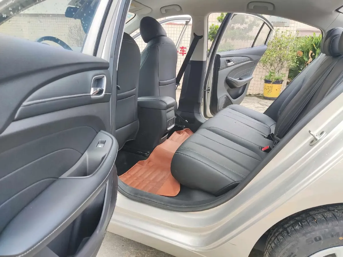 2019 Roewe i5 1.5L 120HP L4 5MT,autocango,china used car exporter,china ev exporter,chinese used car exporter,chinese used ev exporter