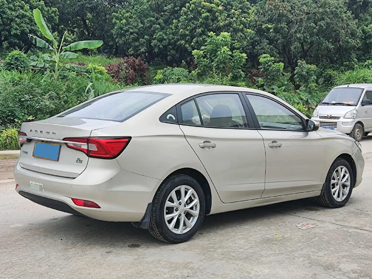 2019 Roewe i5 1.5L 120HP L4 5MT,autocango,china used car exporter,china ev exporter,chinese used car exporter,chinese used ev exporter