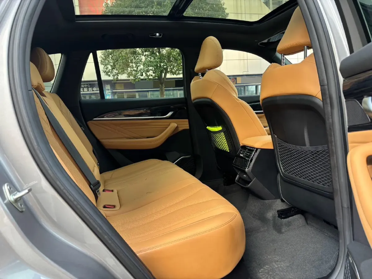 2024 Geely Monjaro 1.5T 163HP L4 3DHT Hybrid,autocango,china used car exporter,china ev exporter,chinese used car exporter,chinese used ev exporter