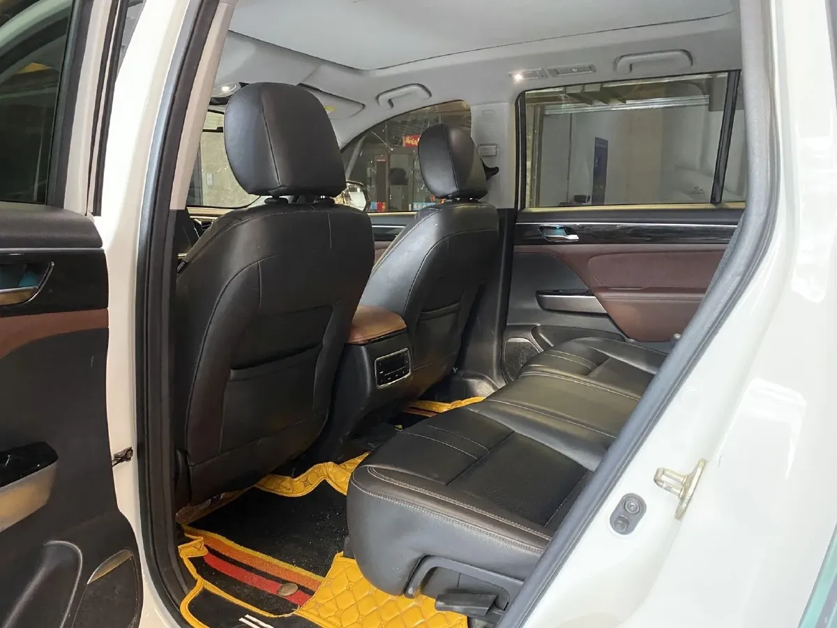 2017 GAC Trumpchi GS8 2.0T 201HP L4 6AT,autocango,china used car exporter,china ev exporter,chinese used car exporter,chinese used ev exporter