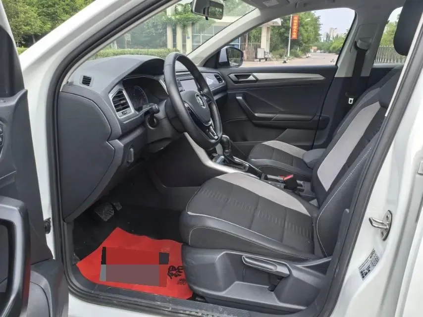 2022 Volkswagen T-Roc 1.4T 150HP L4 7DCT,autocango,china used car exporter,china ev exporter,chinese used car exporter,chinese used ev exporter