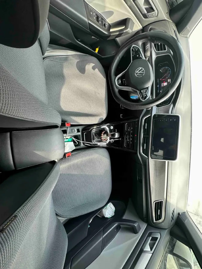 2023 Volkswagen T-Roc 1.5T 160HP L4 7DCT,autocango,china used car exporter,china ev exporter,chinese used car exporter,chinese used ev exporter