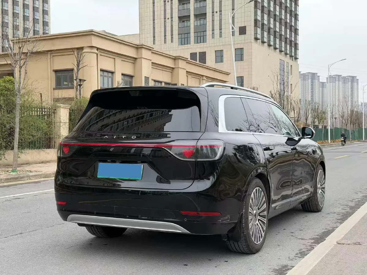 2025 AITO AITO M9 REEV 160HP REEV 52KWH,autocango,china used car exporter,china ev exporter,chinese used car exporter,chinese used ev exporter