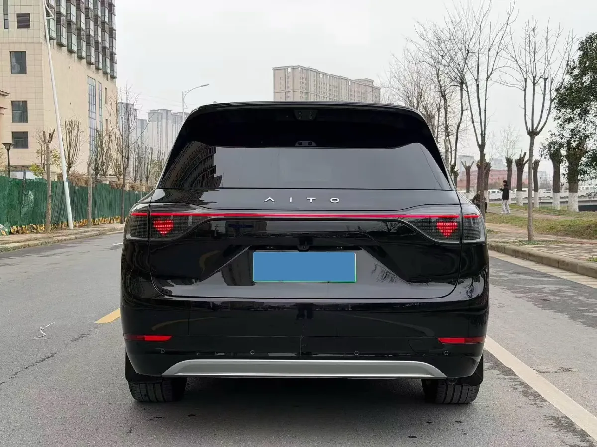 2025 AITO AITO M9 REEV 160HP REEV 52KWH,autocango,china used car exporter,china ev exporter,chinese used car exporter,chinese used ev exporter