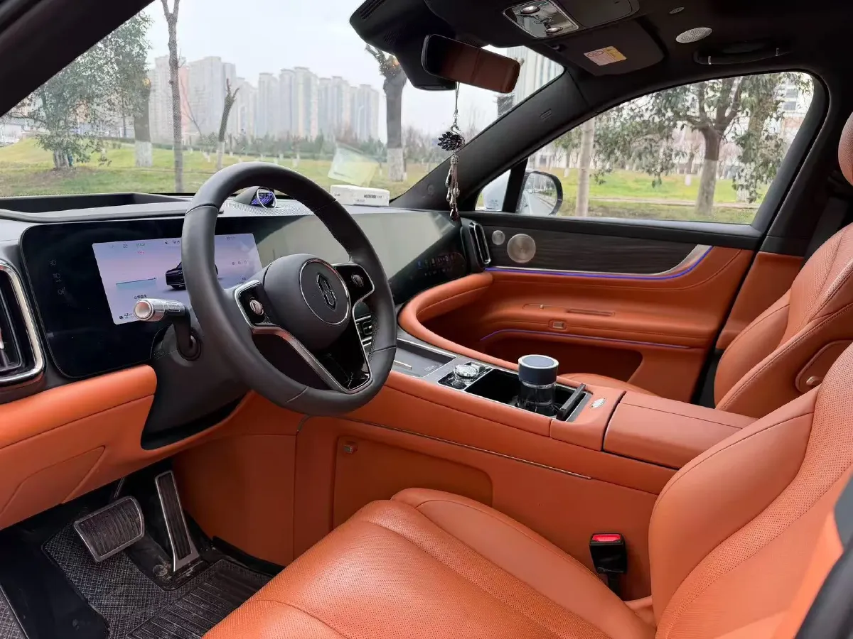 2025 AITO AITO M9 REEV 160HP REEV 52KWH,autocango,china used car exporter,china ev exporter,chinese used car exporter,chinese used ev exporter