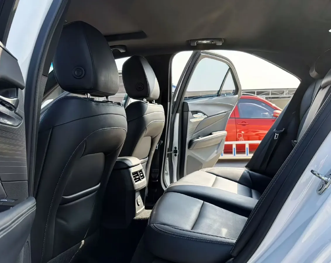 2022 Cadillac CT4 2.0T 237HP L4 8AT,autocango,china used car exporter,china ev exporter,chinese used car exporter,chinese used ev exporter