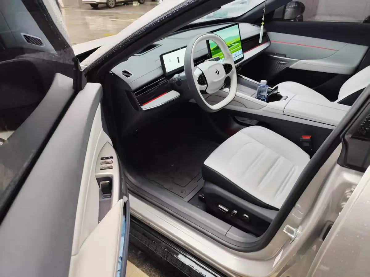 2024 DongFeng eπ eπ007 REEV 105HP REEV 28.4KWH,autocango,china used car exporter,china ev exporter,chinese used car exporter,chinese used ev exporter