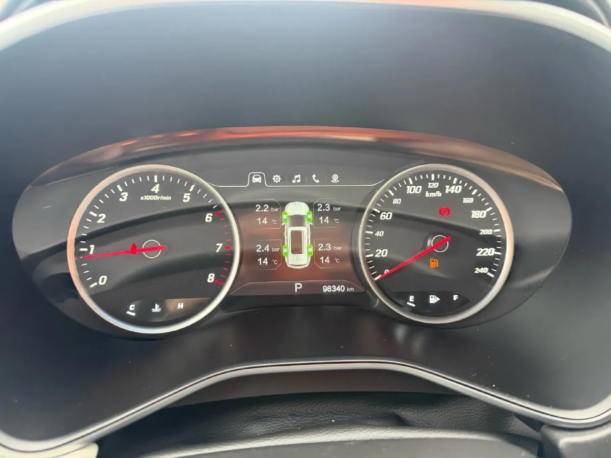 2018 BaoJun 530 1.5T 150HP L4 6DCT,autocango,china used car exporter,china ev exporter,chinese used car exporter,chinese used ev exporter