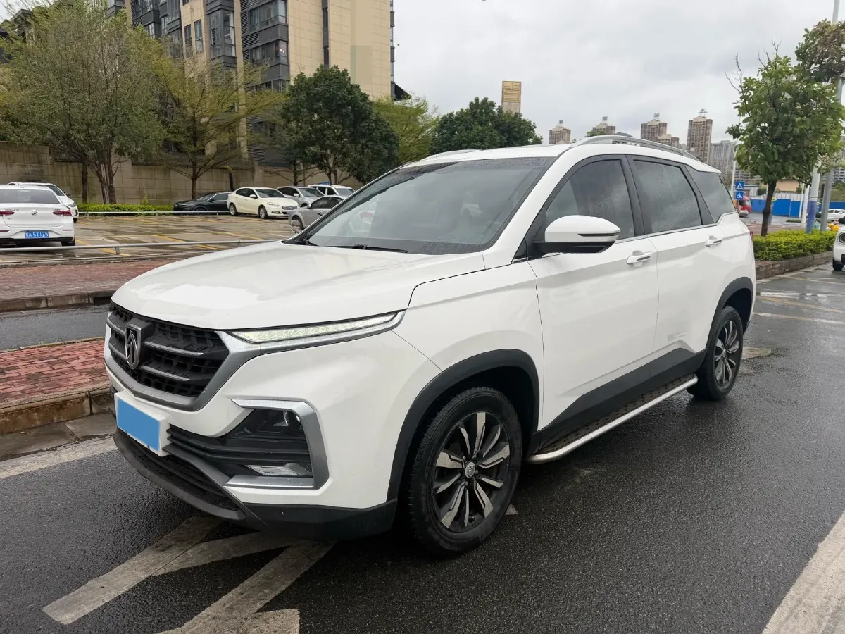 2018 BaoJun 530 1.5T 150HP L4 6DCT,autocango,china used car exporter,china ev exporter,chinese used car exporter,chinese used ev exporter