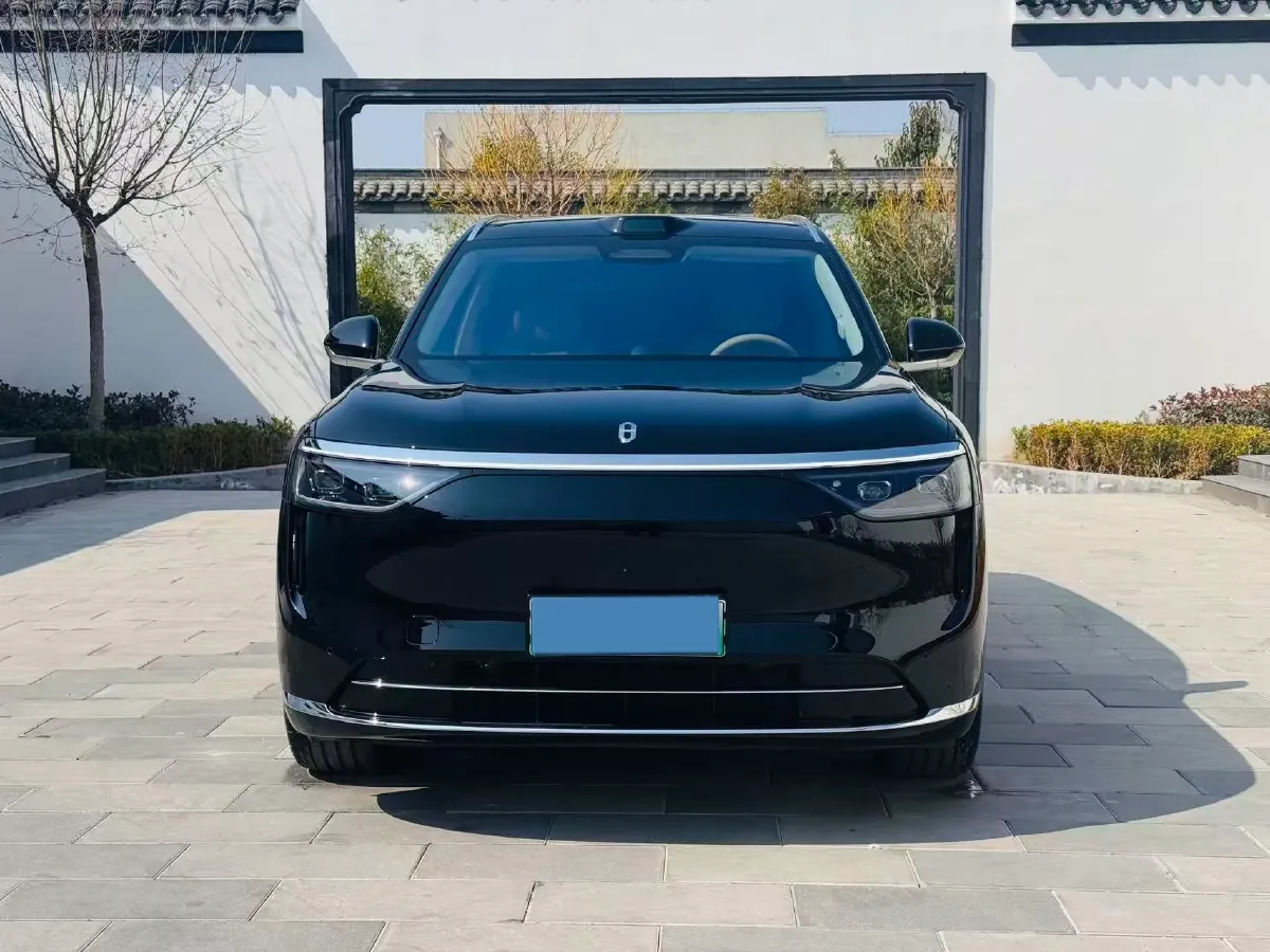 2025 AITO AITO M8 REEV 160HP REEV 53.4KWH,autocango,china used car exporter,china ev exporter,chinese used car exporter,chinese used ev exporter
