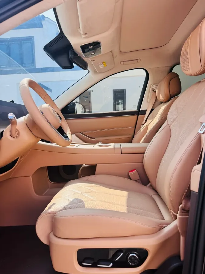 2025 AITO AITO M8 REEV 160HP REEV 53.4KWH,autocango,china used car exporter,china ev exporter,chinese used car exporter,chinese used ev exporter