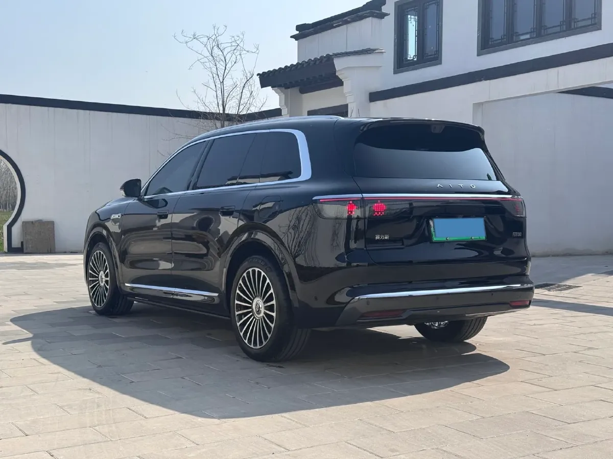 2025 AITO AITO M8 REEV 160HP REEV 53.4KWH,autocango,china used car exporter,china ev exporter,chinese used car exporter,chinese used ev exporter