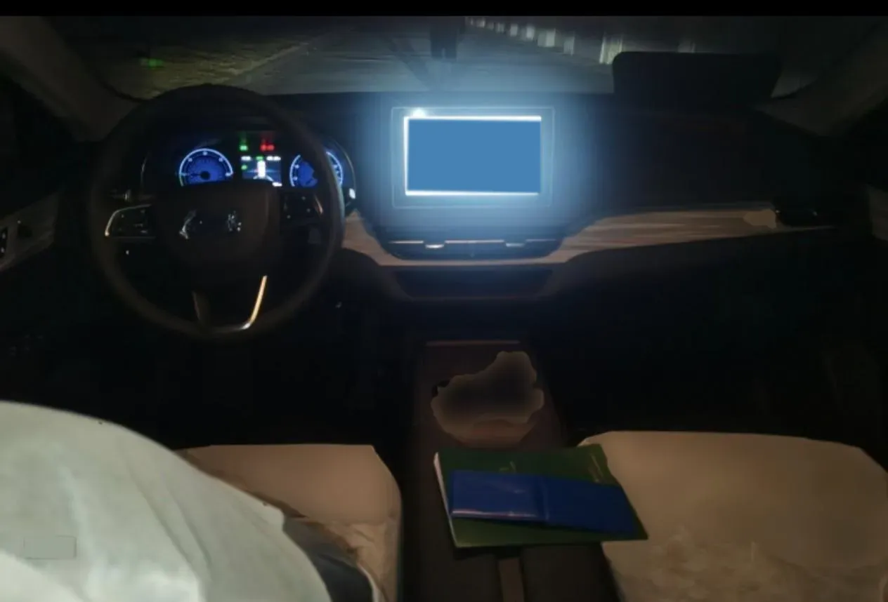 2025 HongQi E-QM5 BEV,autocango,china used car exporter,china ev exporter,chinese used car exporter,chinese used ev exporter