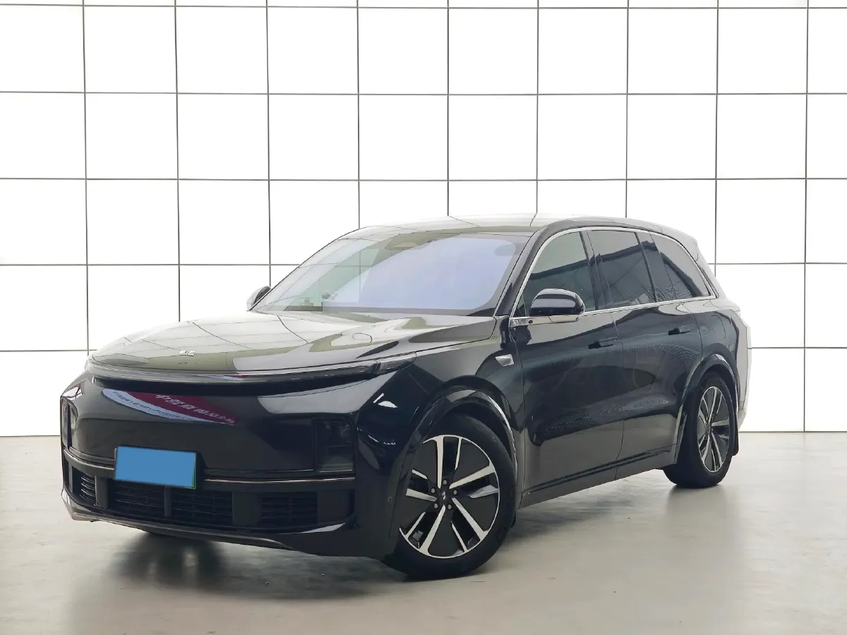 2024 Volvo S60 2.0T 197HP L4 7DCT,autocango,china used car exporter,china ev exporter,chinese used car exporter,chinese used ev exporter