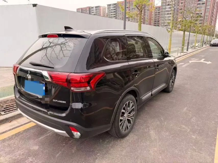 2018 Mitsubishi Outlander 2.0L 166HP L4 CVT,autocango,china used car exporter,china ev exporter,chinese used car exporter,chinese used ev exporter