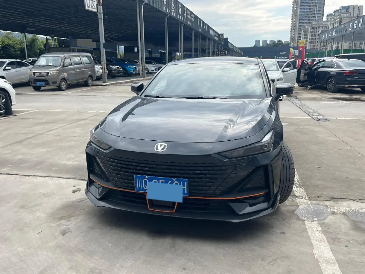 2023 ChangAn UNI-V 1.5T 188HP L4 7DCT,autocango,china used car exporter,china ev exporter,chinese used car exporter,chinese used ev exporter