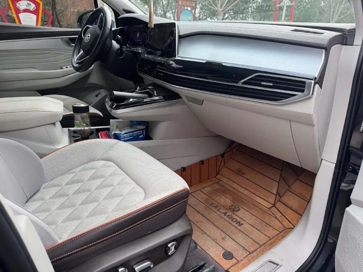 2021 Volkswagen Talagon 2.5T 299HP V6 7DCT,autocango,china used car exporter,china ev exporter,chinese used car exporter,chinese used ev exporter