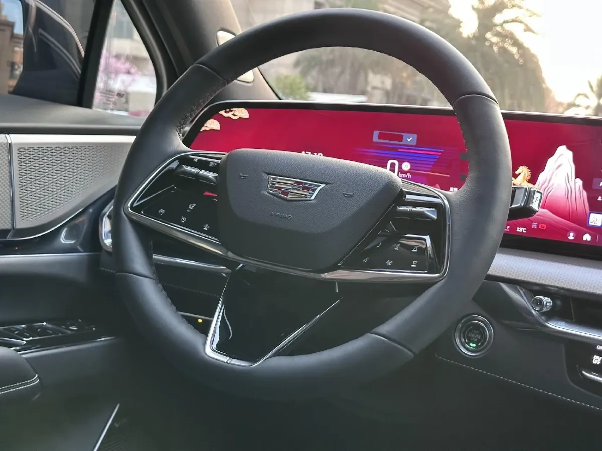 2025 Cadillac XT5 2.0T 237HP L4 9AT,autocango,china used car exporter,china ev exporter,chinese used car exporter,chinese used ev exporter