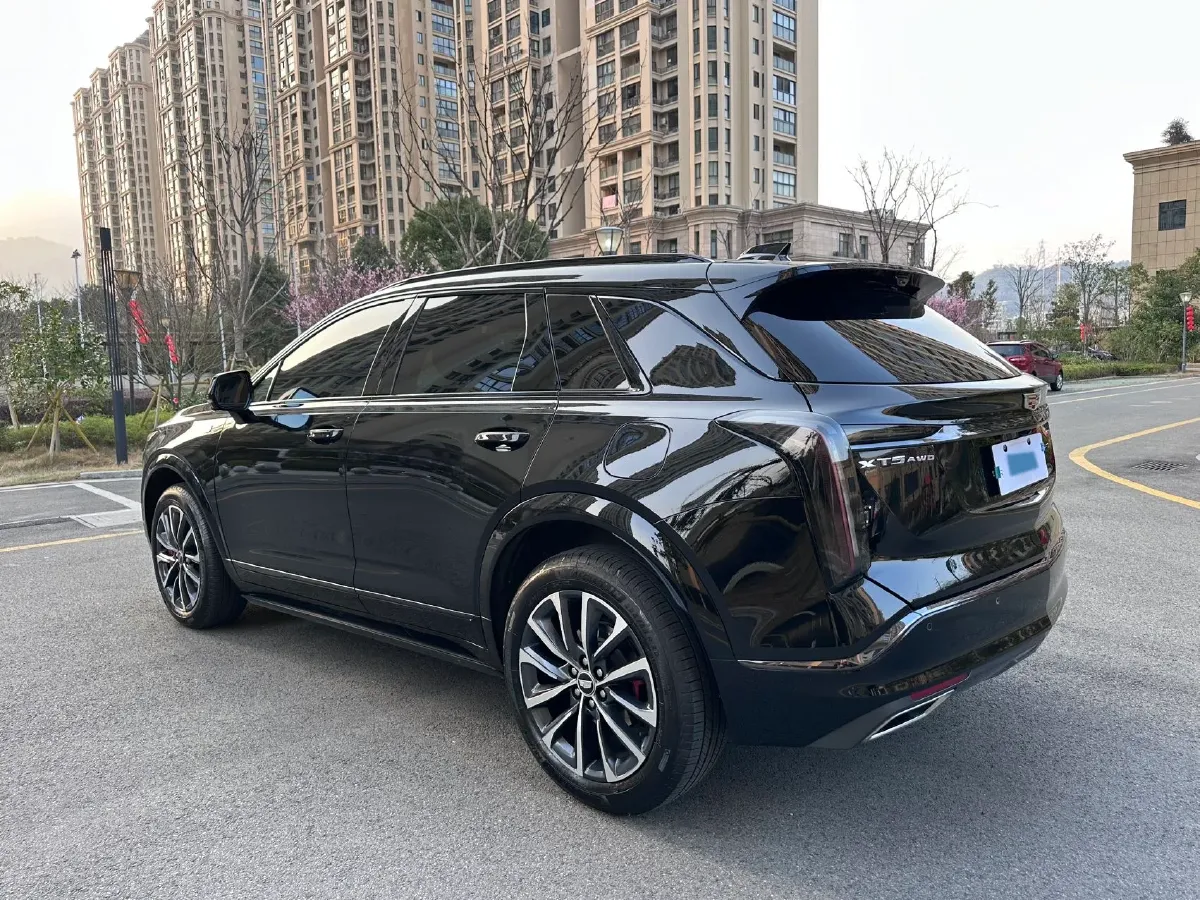 2025 Cadillac XT5 2.0T 237HP L4 9AT,autocango,china used car exporter,china ev exporter,chinese used car exporter,chinese used ev exporter