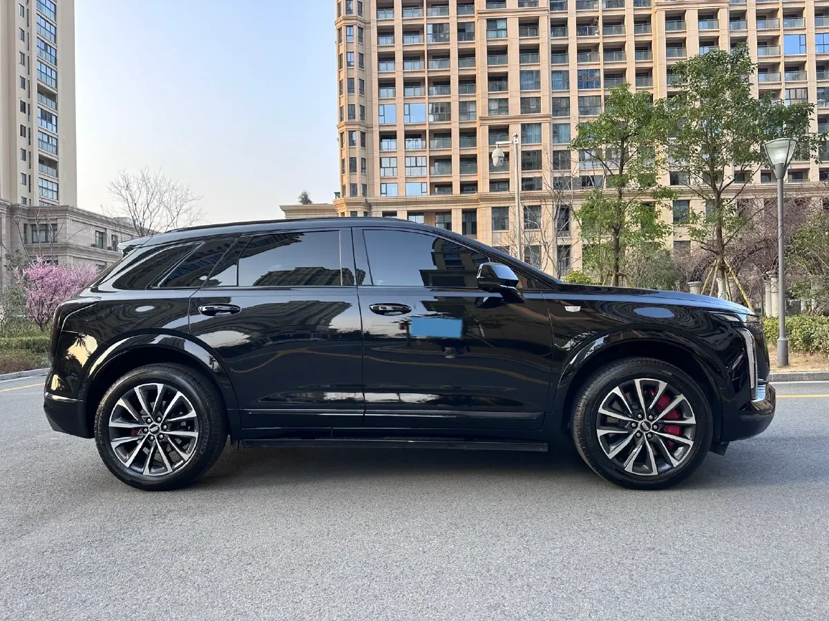 2025 Cadillac XT5 2.0T 237HP L4 9AT,autocango,china used car exporter,china ev exporter,chinese used car exporter,chinese used ev exporter