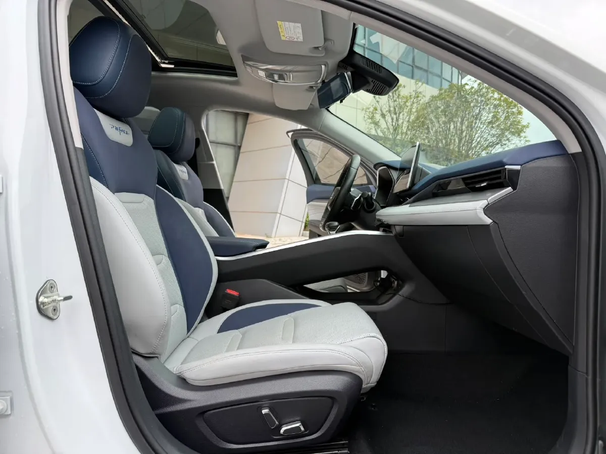 2020 Peugeot 408 1.6T 170HP L4 6AT,autocango,china used car exporter,china ev exporter,chinese used car exporter,chinese used ev exporter