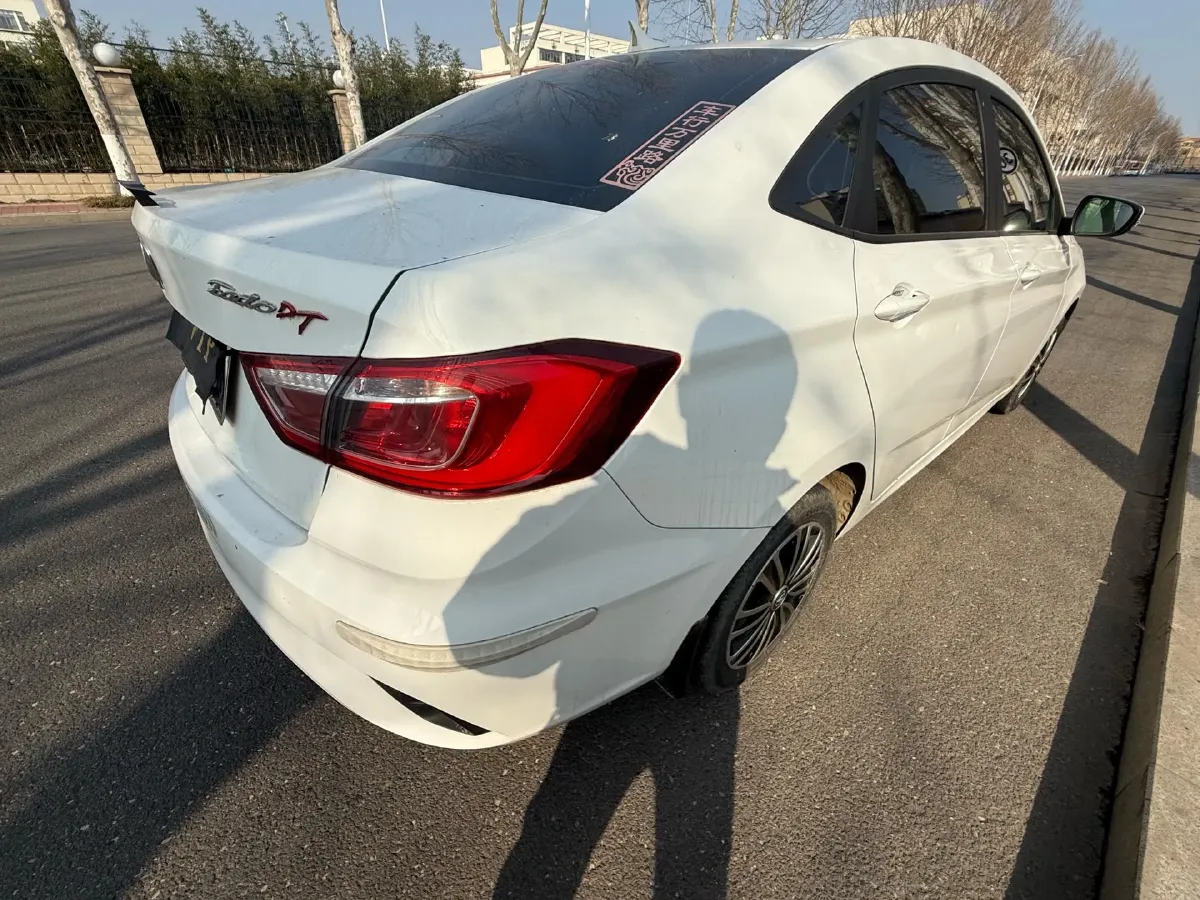 2021 ChangAn Eado DT 1.6L 125HP L4 5MT,autocango,china used car exporter,china ev exporter,chinese used car exporter,chinese used ev exporter