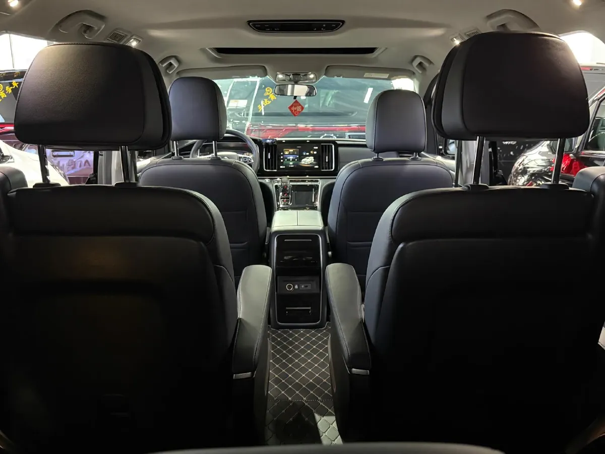 2023 GAC Trumpchi M8 2.0T 252HP L4 8AT,autocango,china used car exporter,china ev exporter,chinese used car exporter,chinese used ev exporter