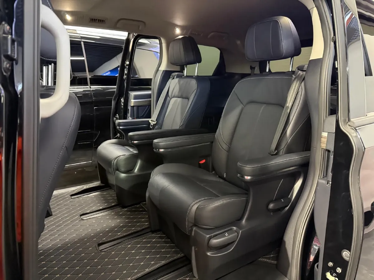 2023 GAC Trumpchi M8 2.0T 252HP L4 8AT,autocango,china used car exporter,china ev exporter,chinese used car exporter,chinese used ev exporter