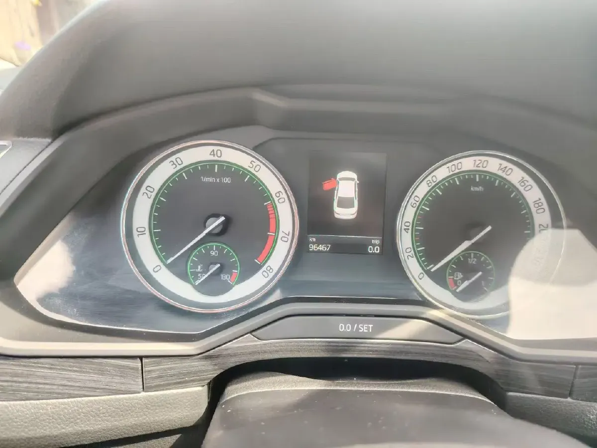 2016 Skoda Superb 1.8T 180HP L4 7DCT,autocango,china used car exporter,china ev exporter,chinese used car exporter,chinese used ev exporter