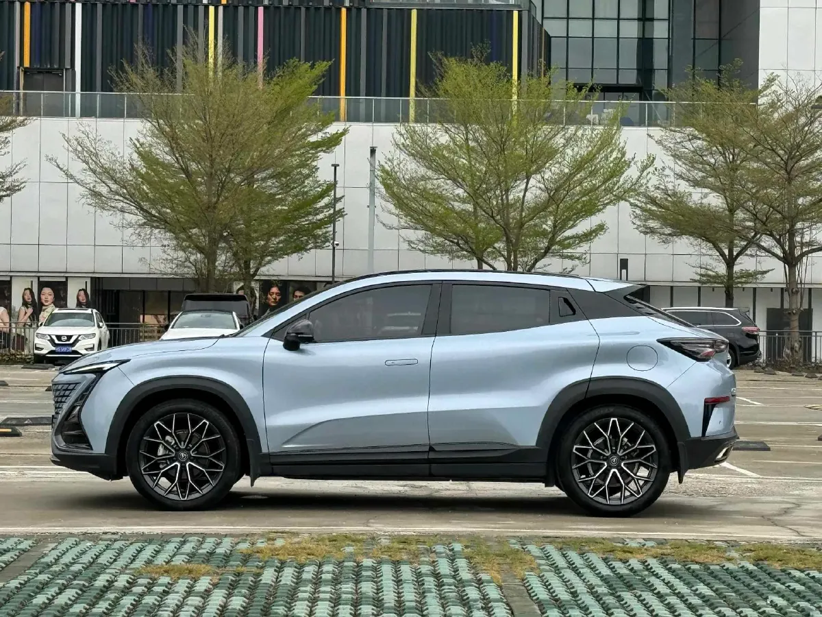 2022 ChangAn UNI-T 1.5T 188HP L4 7DCT,autocango,china used car exporter,china ev exporter,chinese used car exporter,chinese used ev exporter