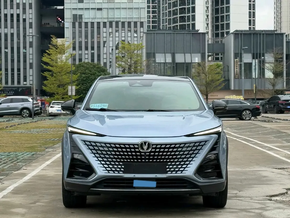 2022 ChangAn UNI-T 1.5T 188HP L4 7DCT,autocango,china used car exporter,china ev exporter,chinese used car exporter,chinese used ev exporter