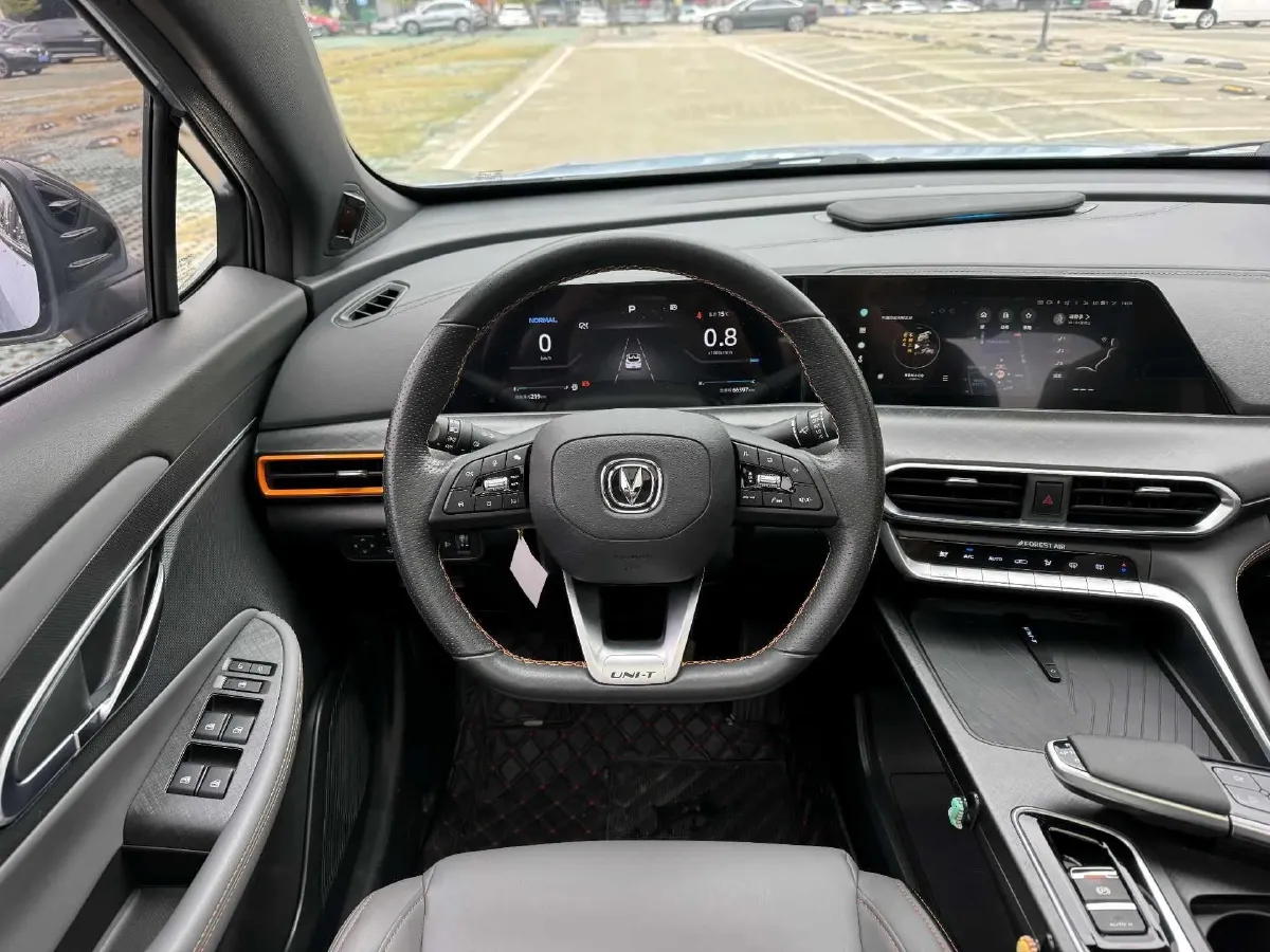 2022 ChangAn UNI-T 1.5T 188HP L4 7DCT,autocango,china used car exporter,china ev exporter,chinese used car exporter,chinese used ev exporter