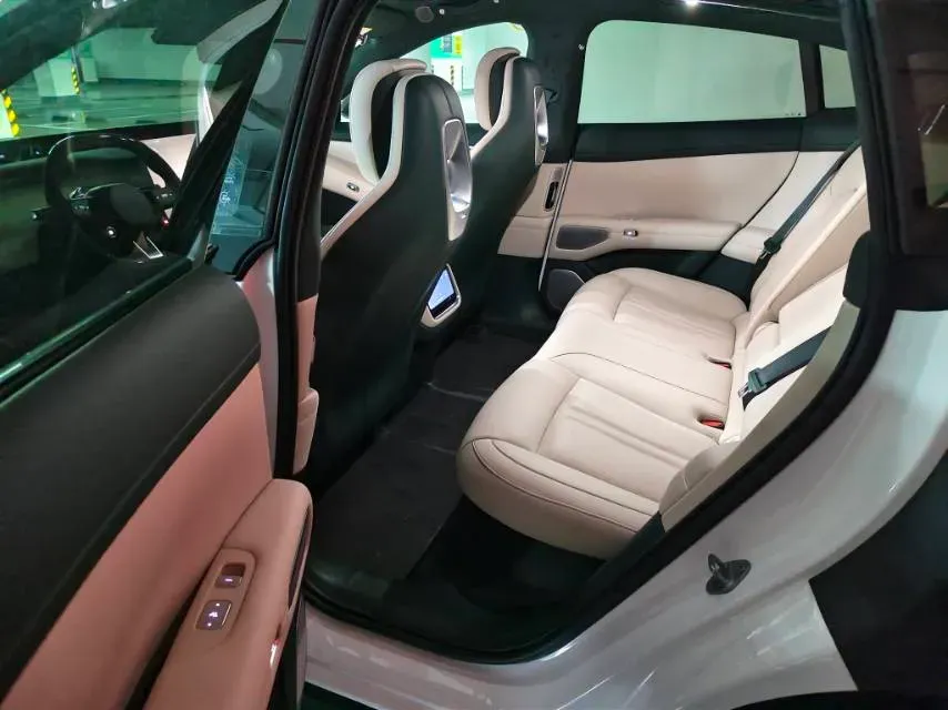 2025 MI YU7 BEV 101.7KWH,autocango,china used car exporter,china ev exporter,chinese used car exporter,chinese used ev exporter