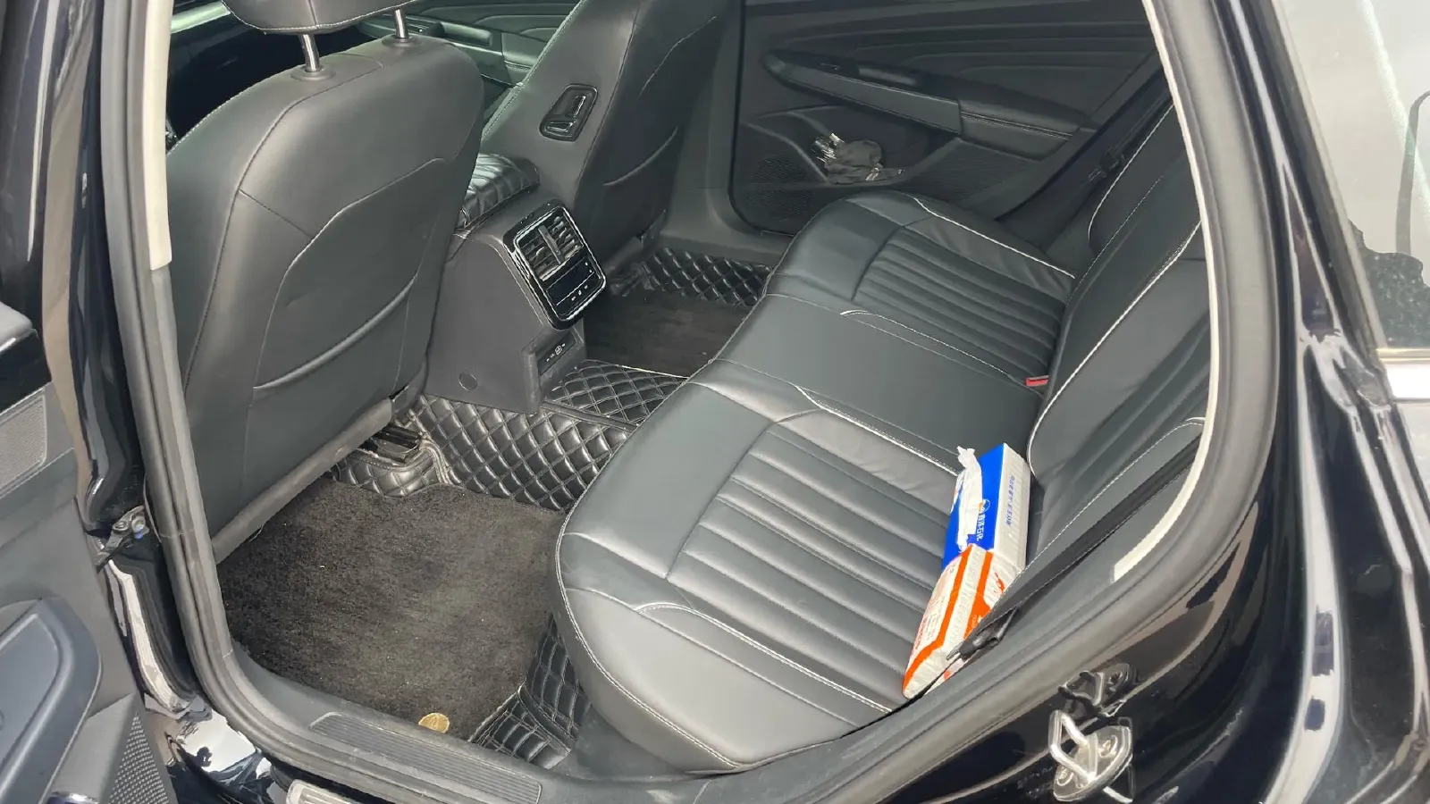 2023 Volkswagen Passat 2.0T 186HP L4 7DCT,autocango,china used car exporter,china ev exporter,chinese used car exporter,chinese used ev exporter