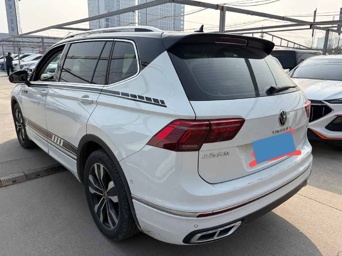2024 Volkswagen Tiguan L 2.0T 186HP L4 7DCT,autocango,china used car exporter,china ev exporter,chinese used car exporter,chinese used ev exporter