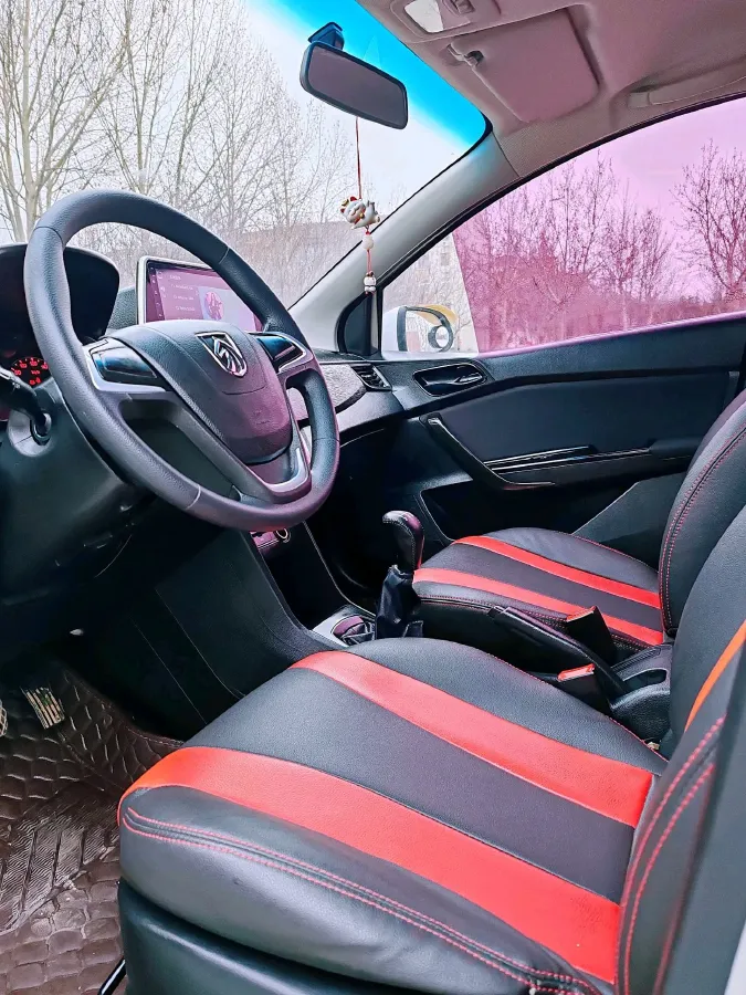 2016 BaoJun 310 1.2L 82HP L4 5MT,autocango,china used car exporter,china ev exporter,chinese used car exporter,chinese used ev exporter