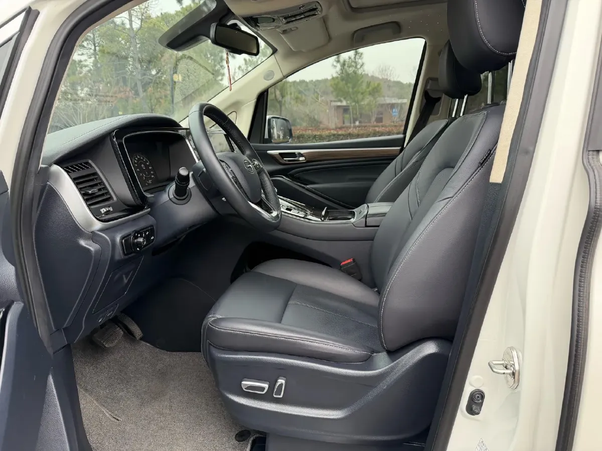 2021 GAC Trumpchi M8 2.0T 252HP L4 8AT,autocango,china used car exporter,china ev exporter,chinese used car exporter,chinese used ev exporter