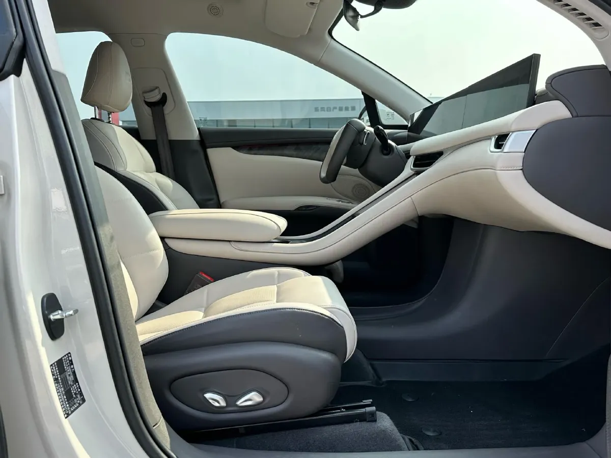 2023 IM LS6 BEV 71KWH,autocango,china used car exporter,china ev exporter,chinese used car exporter,chinese used ev exporter